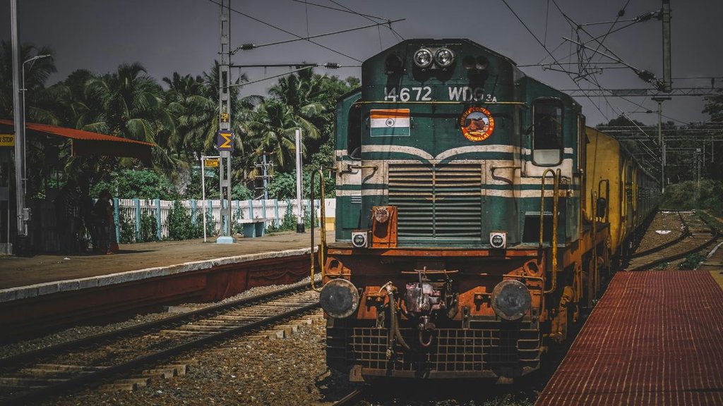 Patna To Mumbai fastest train