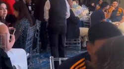 Video: शुभमन गिल कर रहे थे किसी से बात तभी सारा तेंदुलकर ने उन्हें मुड़कर देखा; इंटरनेट पर छा गया कैमरे में कैद हुआ यह पल!