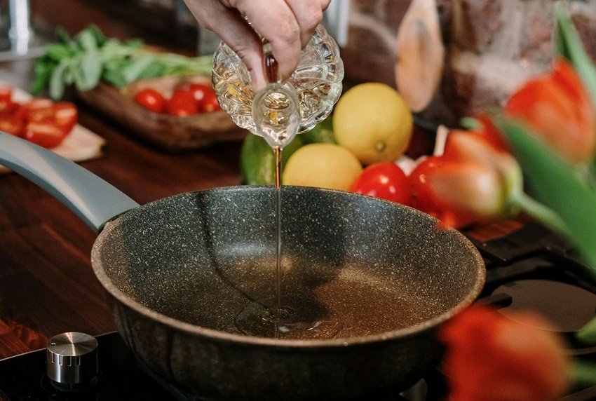 Top 5 Healthy Cooking Oils and 5 You Should Limit or Avoid