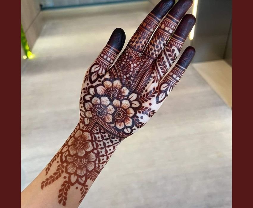 Traditional Mehndi for Sawan