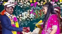 जीजा-जी ने दिया ऐसा तोफहा, डर के मारे उछल पड़ीं साली साहिबा, Viral Video देख यूजर्स बोले – भाई ऐसे कौन करता है?