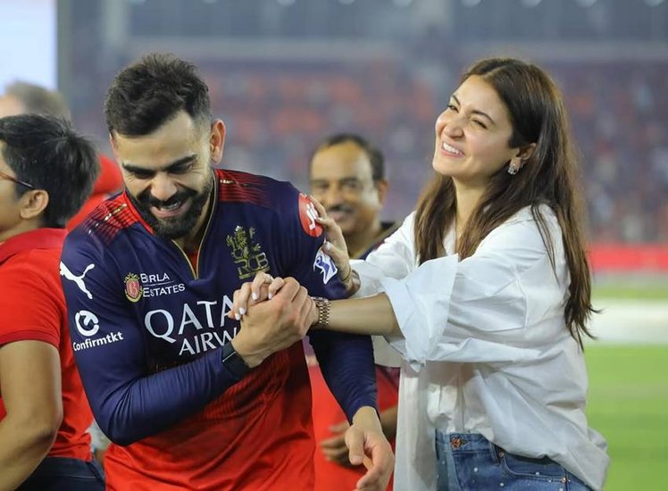 Virat Kohli and Anushka Sharma, Virat Kohli and Anushka Sharma were captured by a fan in London, Virat Kohli’s Royal Challengers Bangalore