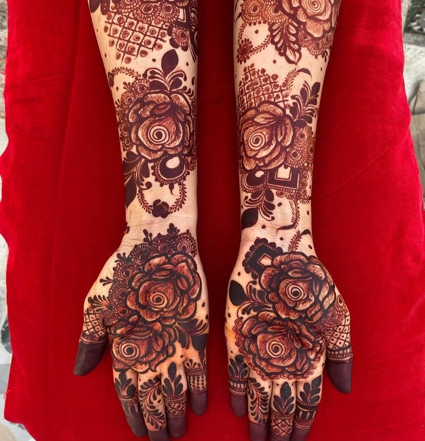 stylish mehndi for sawan