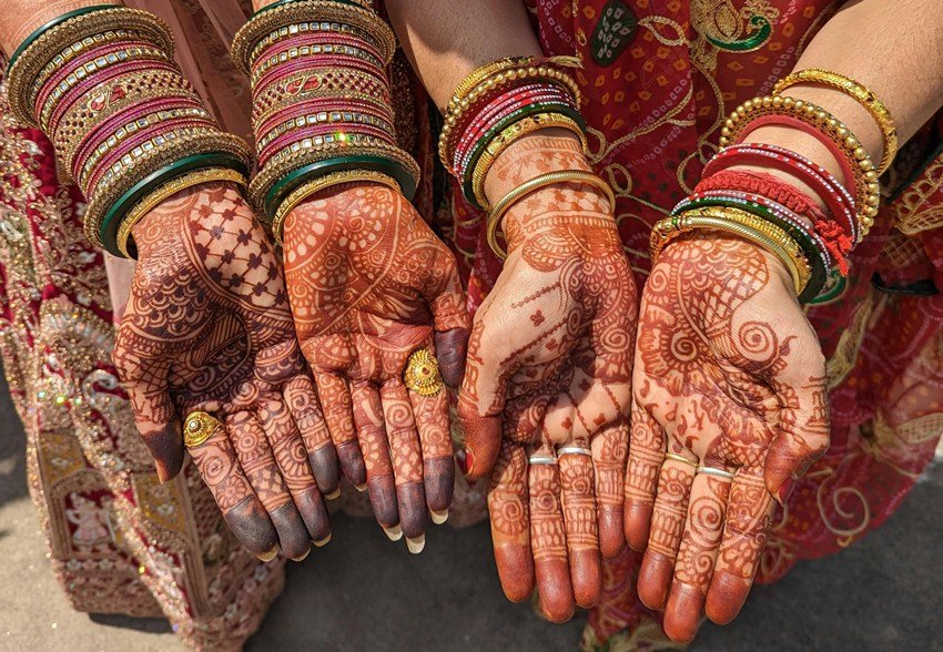 stylish mehndi for hands