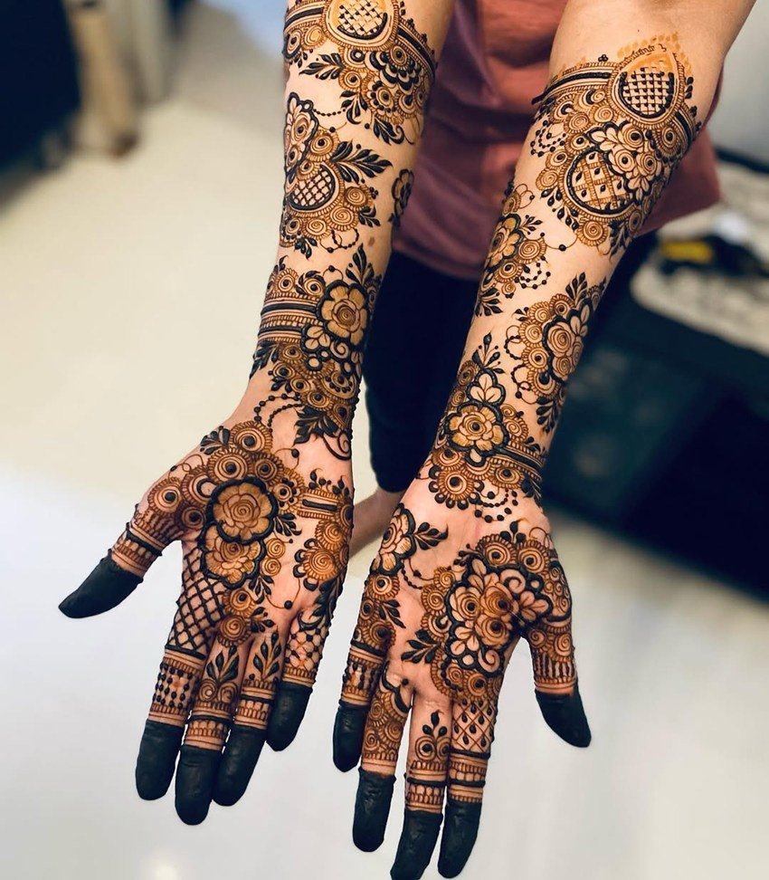 modern mehndi look