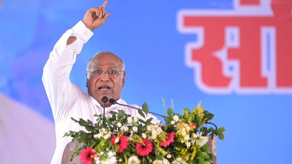 Mallikarjun KHarge,SM Krishna, Mallikarjun Kharge, Mallikarjun Kharge Karnataka politics,