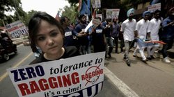 संपादकीय: रैगिंग की वजह से नए विद्यार्थी तंग आकर दे देते हैं जान, 3 आइआइएम, 4 आइआइटी सहित देश भर के 89 शैक्षणिक संस्थानों को नोटिस