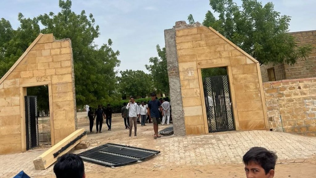 rajasthan | school gate pillar fell | student died |