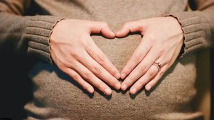 russia | america | pregnant |