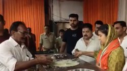 VIDEO: कांवड़ सेवा शिविर में पहुंचीं सपा सांसद इकरा हसन; शिव भक्तों को बांटा प्रसाद