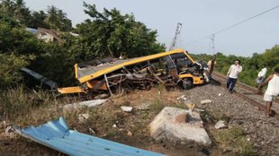 cuddalore school bus accident,cuddalore train school van accident
