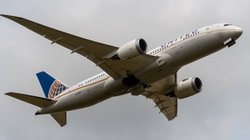 उड़ान भरते ही फेल हुआ Boeing 787 का इंजन! हवा में मचा हड़कंप, सहमे यात्री, MAYDAY कॉल ने उड़ाए होश
