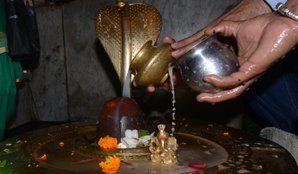 What to donate in Sawan
