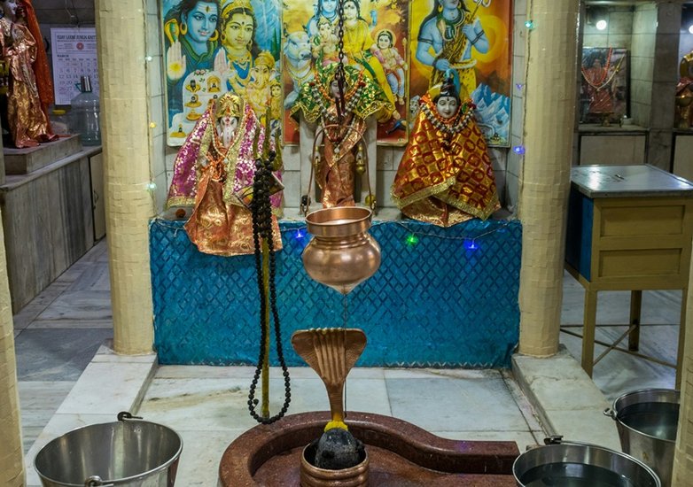 Sacred things to donate in Sawan