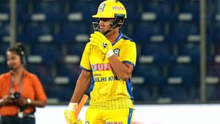 DPL 2025, Aaryavir Sehwag, Aaryavir Sehwag age, Aaryavir Sehwag cricket career, Navdeep Saini, Virender Sehwag, Delhi Premier League 2025, East Delhi Riders vs Central Delhi Kings, आर्यवीर सहवाग
