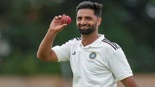 Who is Auqib Nabi, Auqib Nabi News, Auqib Nabi four wicket in four balls