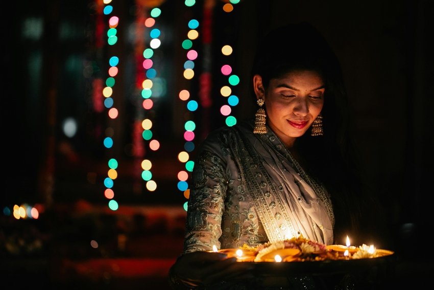 Burning Camphor in the Evening Spiritual and Scientific Benefits You Must Know