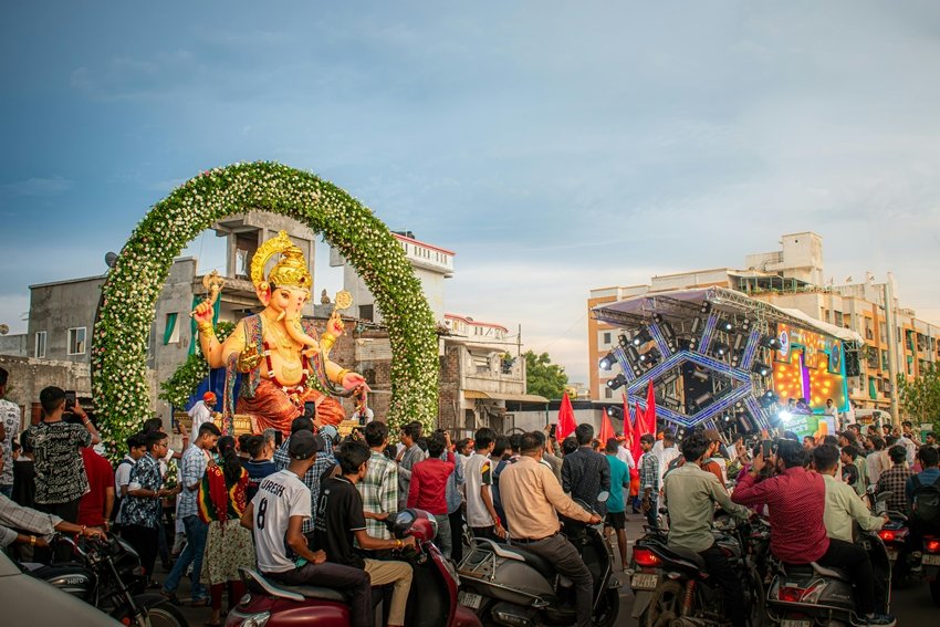 Chant These Ganesh Mantras on Ganesh Chaturthi for Prosperity and Success