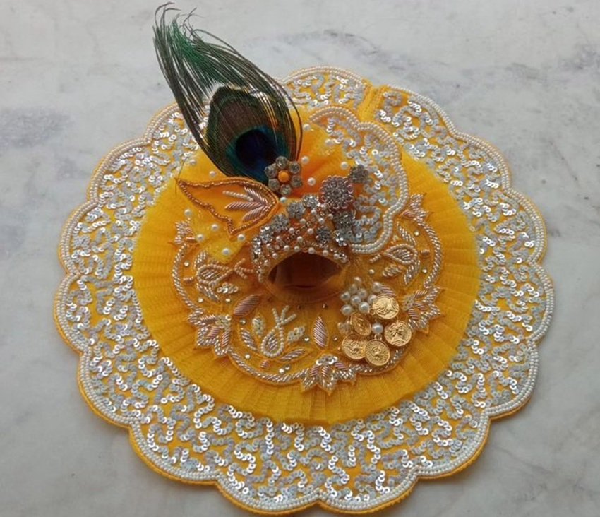 Creative Dress Ideas to Make Laddu Gopal Look Divine