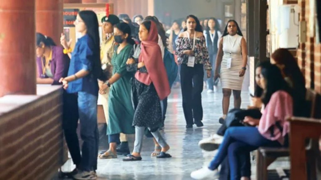DU Students Union Election, DUSU bond controversy, NSUI protest