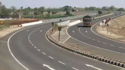 Delhi-Dehradun Expressway: 6.5 घंटे का सफर होगा सिर्फ 2.5 घंटे में, जानें कब तक मिल सकती है दिल्ली-देहरादून एक्सप्रेसवे की सौगात