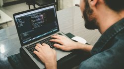 Love vs Career: 27 साल के शख्स ने छोड़ी ₹2.52 करोड़ की Google जॉब, जानिए चौंकाने वाली वजह!