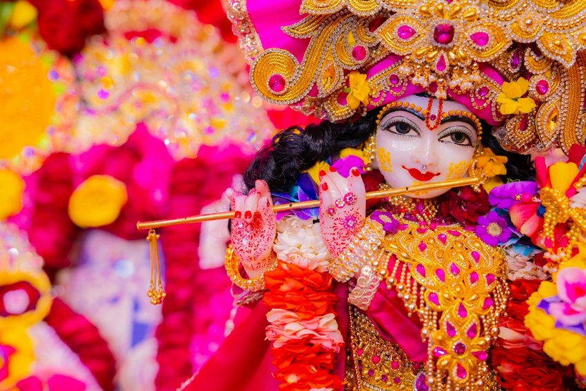 How to Adorn Laddu Gopal and Offer Bhog on Janmashtami