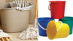 प्लास्टिक की गंदी बाल्टी कैसे साफ करें? इन 5 टिप्स से चुटकियों में क्लीन होंगे जिद्दी से जिद्दी दाग