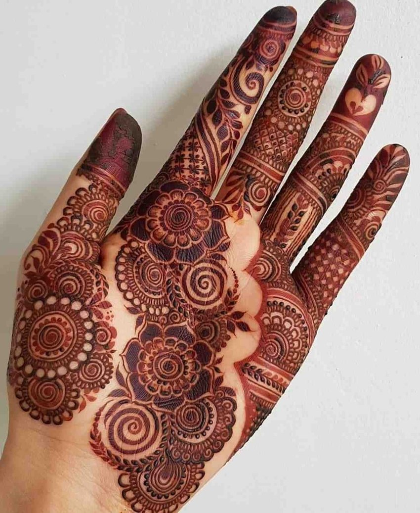 Importance of Mehndi in Teej