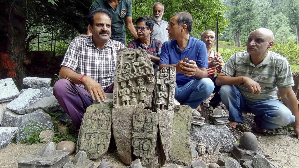 Ancient Hindu idols,Karkoota dynasty artifacts,sacred pilgrimage site,