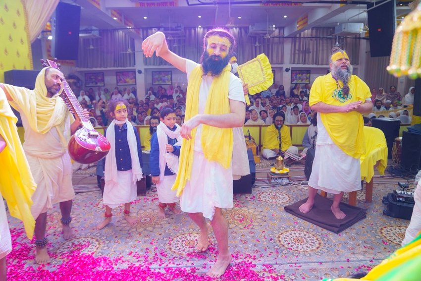 Keys to Happiness and Success 10 Inspirational Teachings of Premanand Maharaj