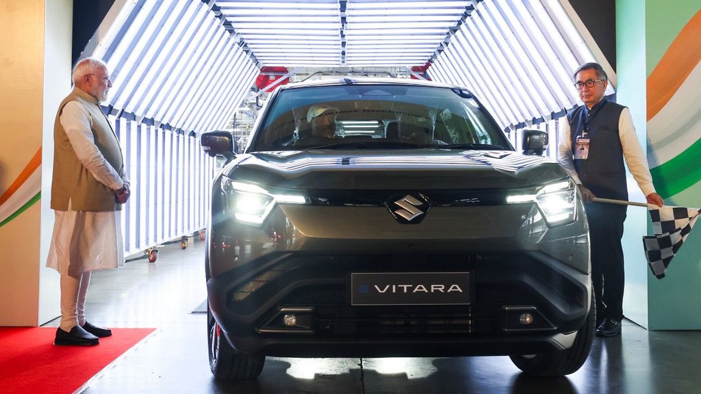 PM Modi Maruti Suzuki e Vitara, Maruti Suzuki e Vitara Production India, e Vitara EV Launch 2025, Maruti Suzuki Electric SUV Hansalpur Gujarat, Narendra Modi inaugurates EV Plant Gujarat