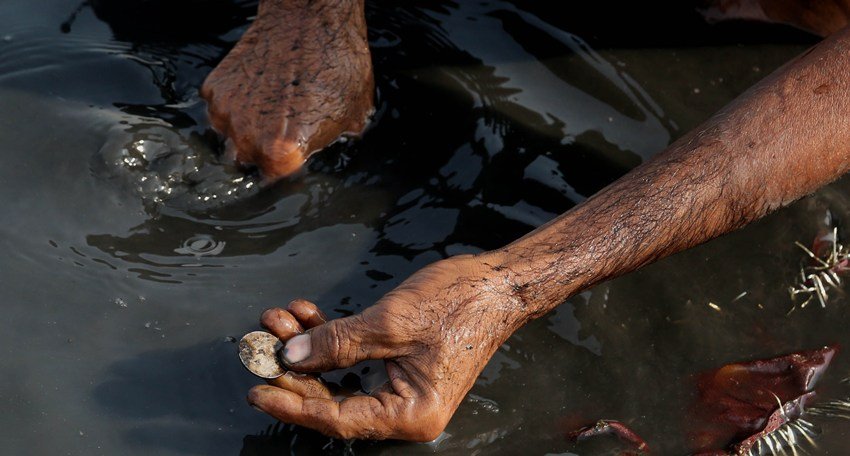 throwing money in river is Right or Wrong