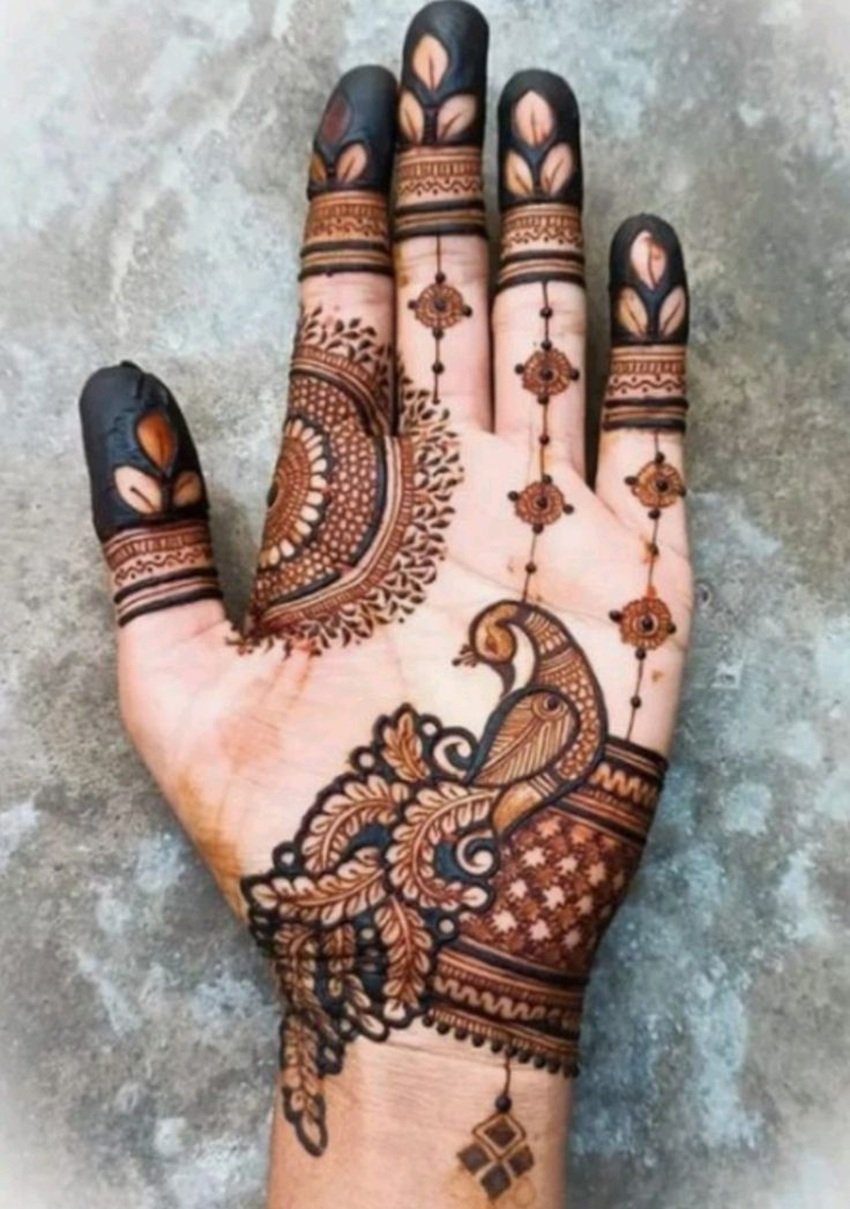 Radha-Krishna Mehndi Patterns That Will Steal the Show This Janmashtami