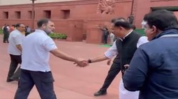 Google Trends: बीजेपी सांसद राजीव प्रताप रुडी को राहुल गांधी ने दी जीत की बधाई, हाथ मिलाकर बोले- uncommon handshake