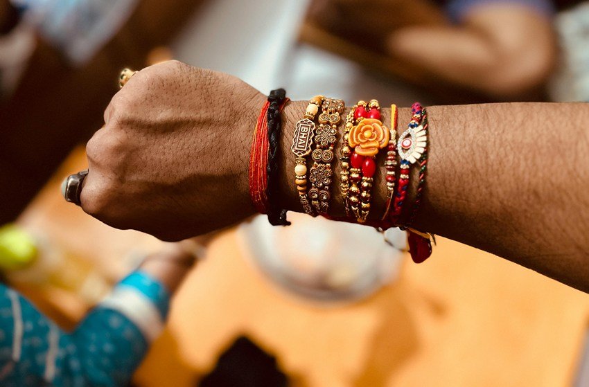 Raksha Bandhan gift ideas for sister