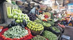 आठ साल में सबसे कम खुदरा महंगाई, आम आदमी को मिली बड़ी राहत, क्या कायम रह पाएगी ये रफ्तार?