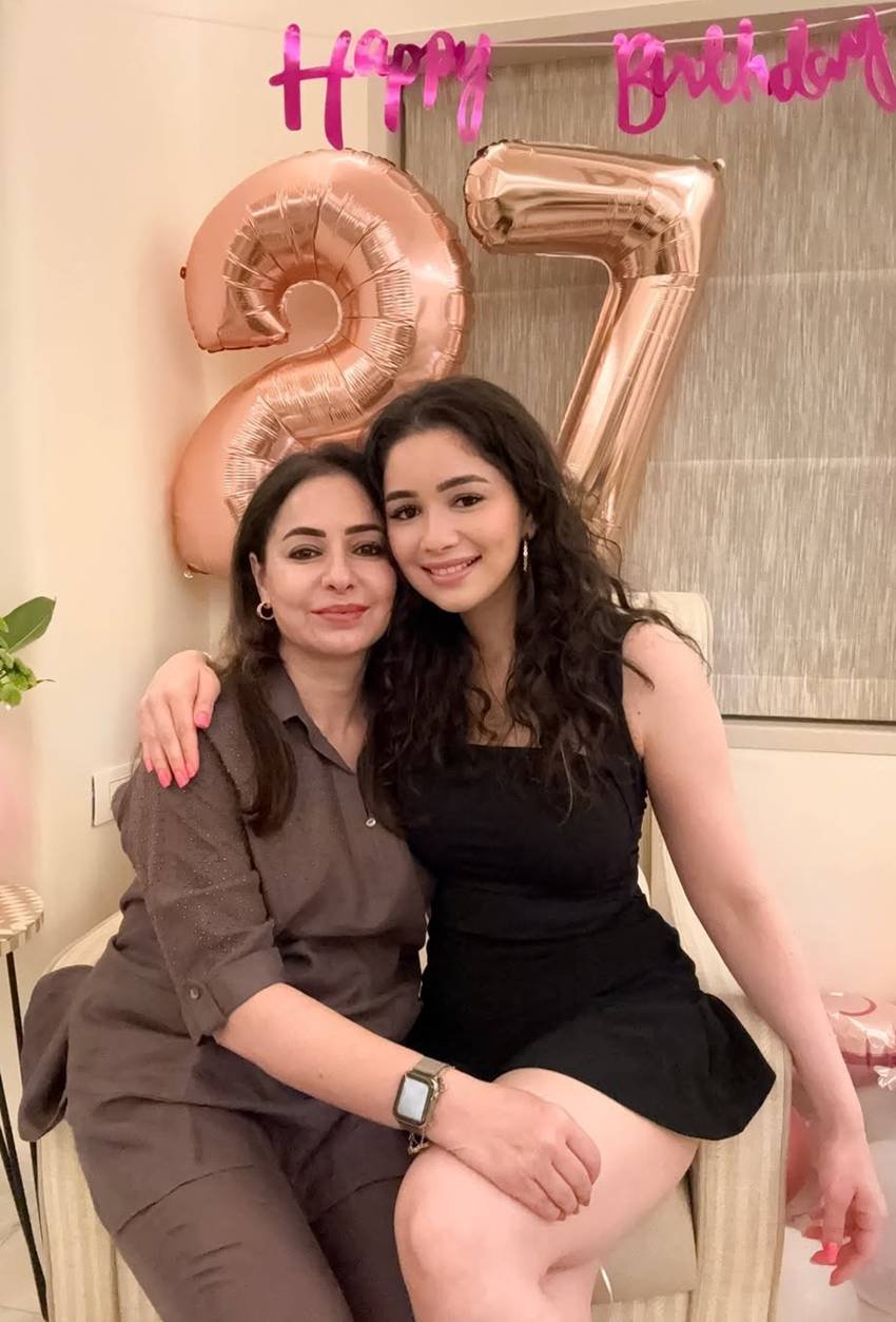 Sara Tendulkar, Sara Tendulkar Photos, Sachin Tendulkar Daughter Sara Tendulkar Glamorous Pictures