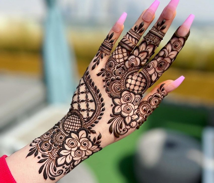 Simple Mehndi designs 2025