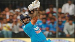 सूर्यकुमार यादव के पास रोहित शर्मा की इस खास लिस्ट में शामिल होने का मौका, एशिया कप में लगाने होंगे 4 छक्के
