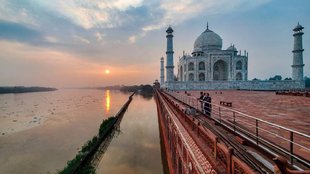 Taj Mahal flood