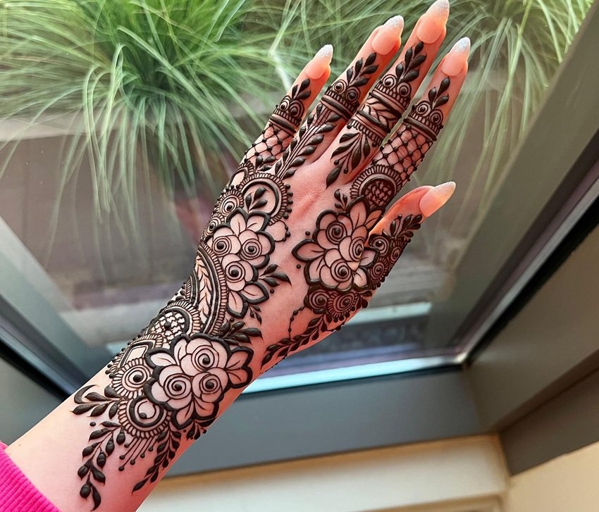 Trendy Mehndi Patterns