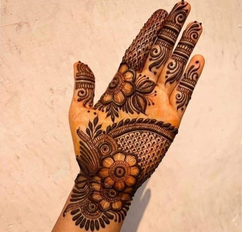 Trendy Mehndi designs for Rakhi