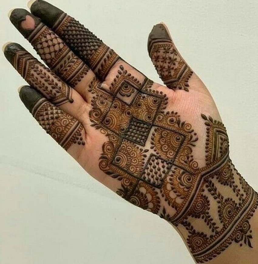 Try These DIY Mehndi Designs Now