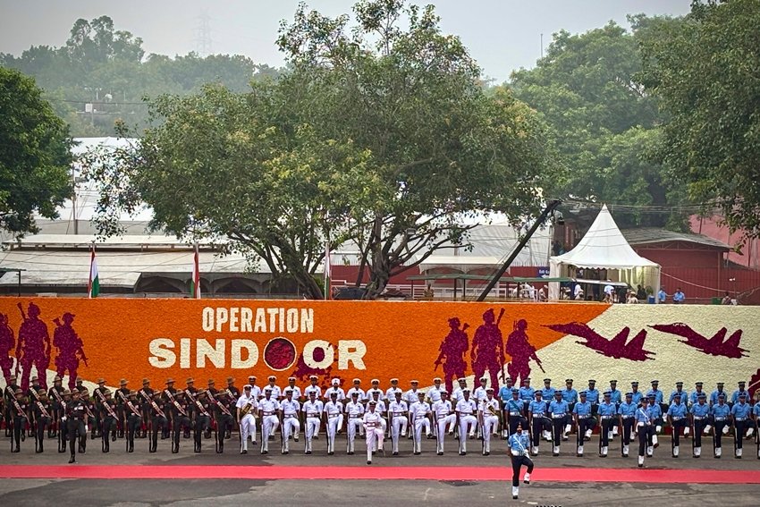PM Modi tricolor ceremony