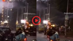 सड़क पर भरा था पानी, गर्लफ्रेंड को गोद में उठाकर शख्स ने पार कराया रोड, ‘True Love’ का Viral Video देख यूजर्स ने ऐसे किया रिएक्ट