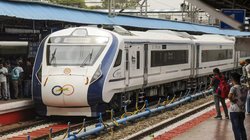 रेलवे की ये वंदे भारत एक्सप्रेस ट्रेनें बनाती हैं रफ्तार के रिकॉर्ड, इन रूट्स पर होती है 130 KMPH की स्पीड