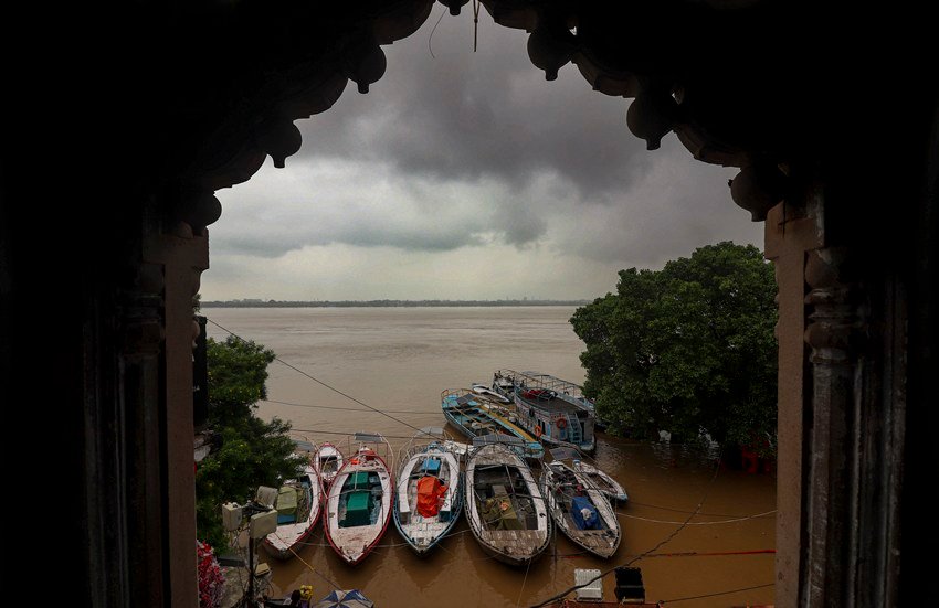 Pictures of Varanasi Flood