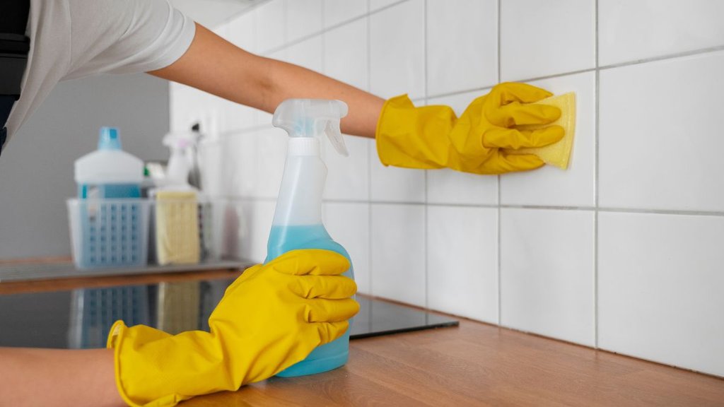 bathroom cleaning, bathroom cleaning tips and tricks, bathroom cleaning tips