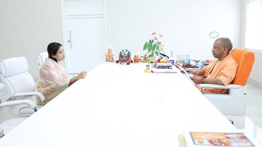 Pooja Pal, Samajwadi Party, Yogi Adityanath, Uttar Pradesh politics,